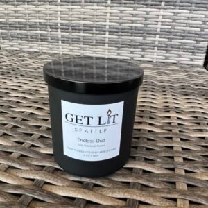 Endless Oud Candle - Seasonal