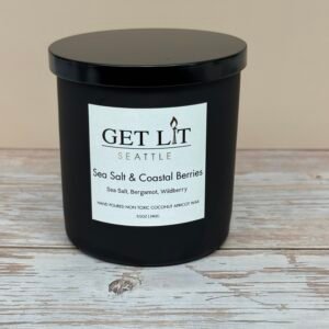 Sea Salt & Coastal Berries Candle Black - Seasonal